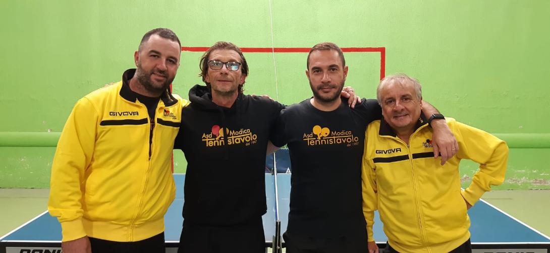 La squadra giallonera di Serie D1: Catania, Durante, Giurdanella, Giunta